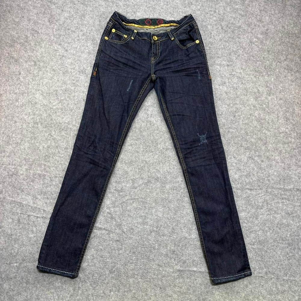 Women y2k Coogi navy blue jeans with gold accents and embroidery. Size: 7/8. 32L